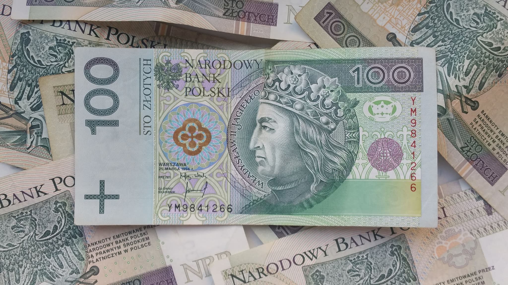 รัฐบาลโปแลนด์จ่อเพิ่มค่าจ้างขั้นต่ำปี 2567 แตะ 42,000 บาท