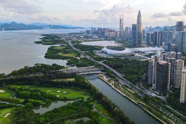 มณฑลกวางตุ้งคว้าอันดับหนึ่ง GDP สูงสุดของจีนในช่วงครึ่งปีแรก  การเติบโตทางเศรษฐกิจของเซินเจิ้นสูงกว่าทุกเมืองในจีน