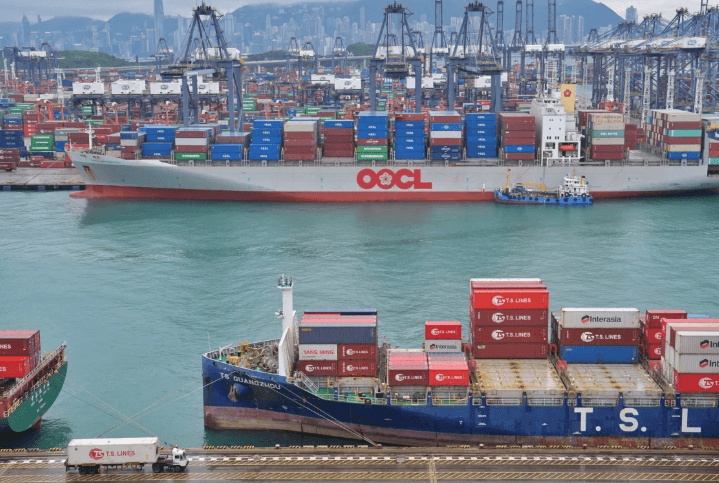 ฮ่องกงคาดการณ์ต้นทุนโลจิสติกส์เพิ่มร้อยละ 10 หลังสายเดินเรือเก็บค่าความเสี่ยงสงคราม