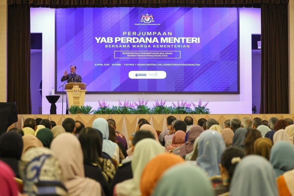 นายกรัฐมนตรีมาเลเซียชี้ “สงครามดันค่าขนส่งและประกันพุ่ง แต่เศรษฐกิจมาเลเซียยังแข็งแกร่ง”