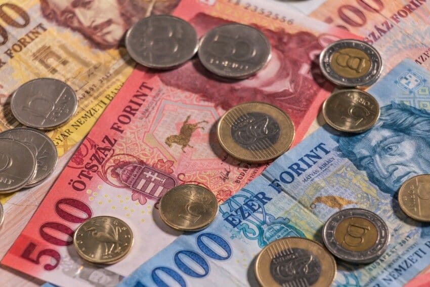 ธนาคารกลางฮังการีเตรียมพิจารณาปรับลดอัตราดอกเบี้ยนโยบาย คาดช่วยกระตุ้นเศรษฐกิจ