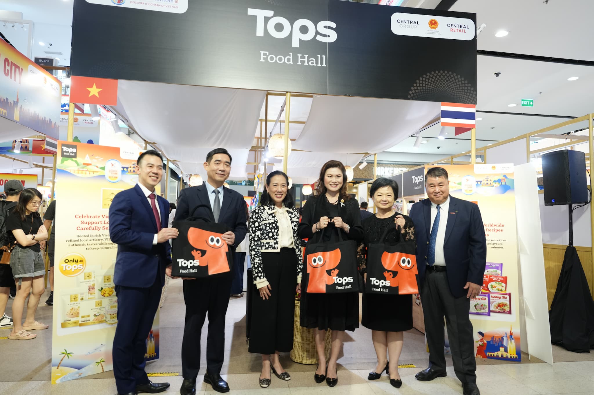 “พาณิชย์” ผนึก “เซ็นทรัล” ฉลอง 50 ปีไทย–เวียดนาม เปิด Vietnamese Week 2026
ดันการค้า 2 ประเทศสู่เป้าหมาย 25,000 ล้านดอลลาร์ต่อปี