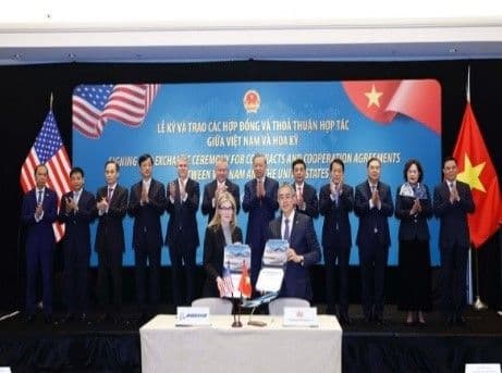 เวียดนาม-สหรัฐฯ ลงนามข้อตกลงความร่วมมือมูลค่าถึง 37,200 ล้านเหรียญสหรัฐฯ