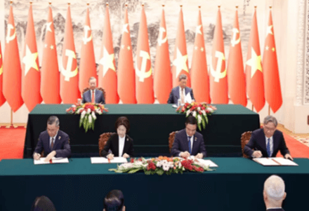 เวียดนาม - จีน ลงนามบันทึกความเข้าใจตั้งเป้าเพิ่มมูลค่าการค้าทวิภาคีขึ้น 2 เท่า