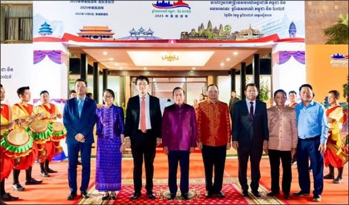 “กัมพูชา ยกเว้นวีซ่าให้นักท่องเทียวจีน กระตุ้นการท่องเที่ยว"