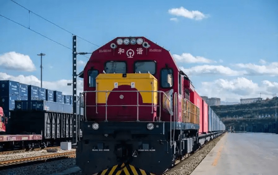 รถไฟลาว-จีนมียอดขนส่งสินค้าข้ามพรมแดนสะสมทะลุ 18 ล้านตัน สคต.คุนหมิง