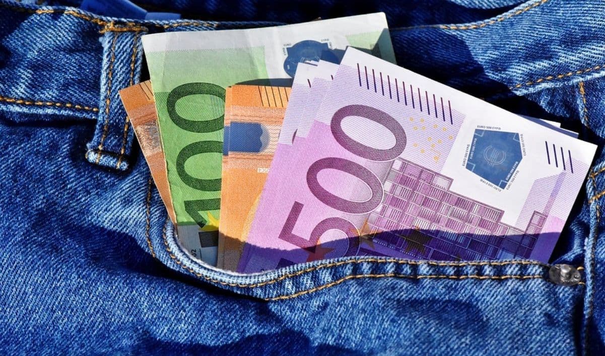 เนเธอร์แลนด์เผชิญแรงกดดันเศรษฐกิจ 3 ด้าน : ค่าขนส่งสูง กำลังซื้อชะลอ กฎระเบียบเข้มงวด