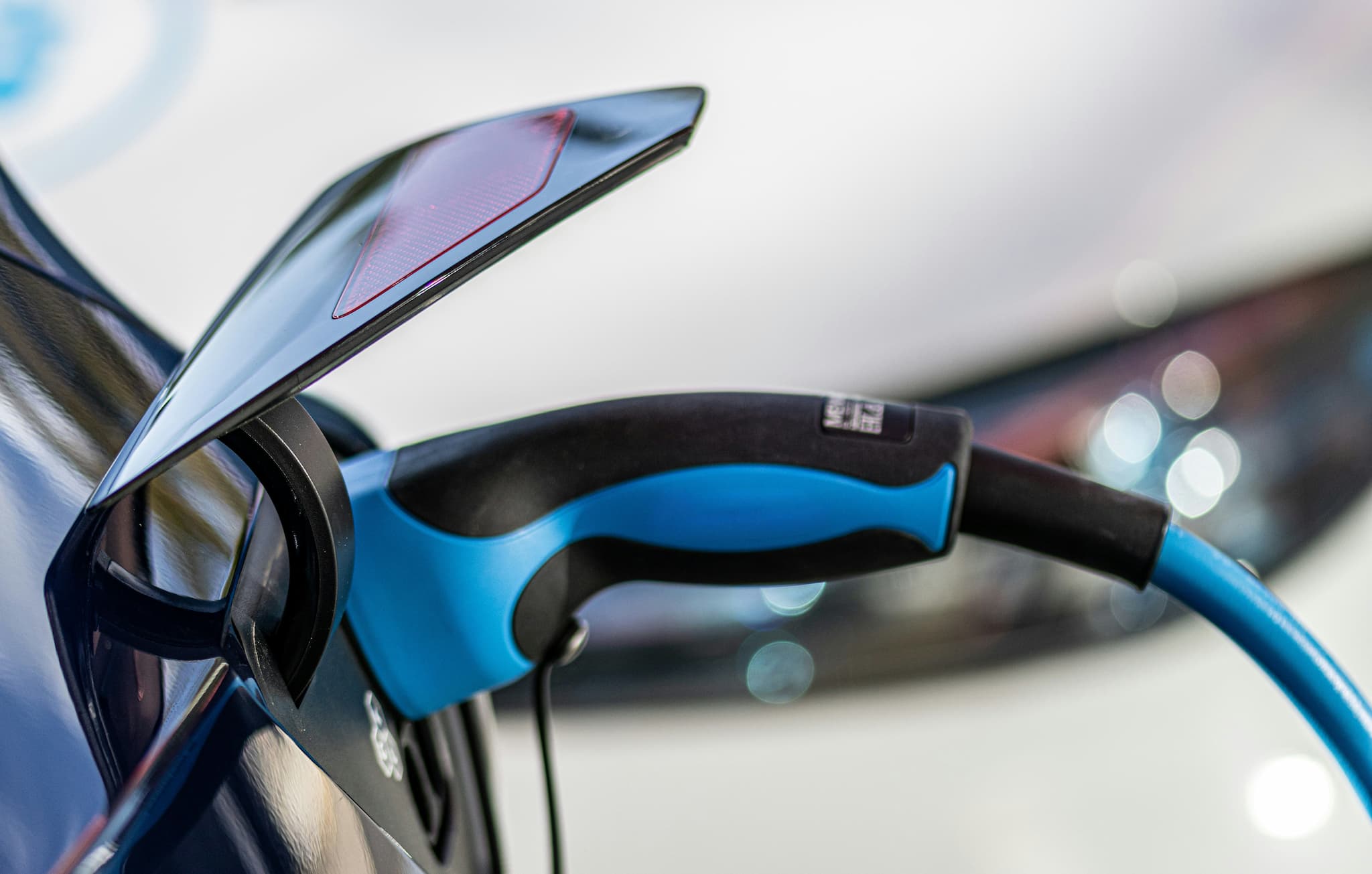 ยอดรถยนต์ไฟฟ้าจดทะเบียนในเยอรมนีพุ่งขึ้นเกือบ 60%