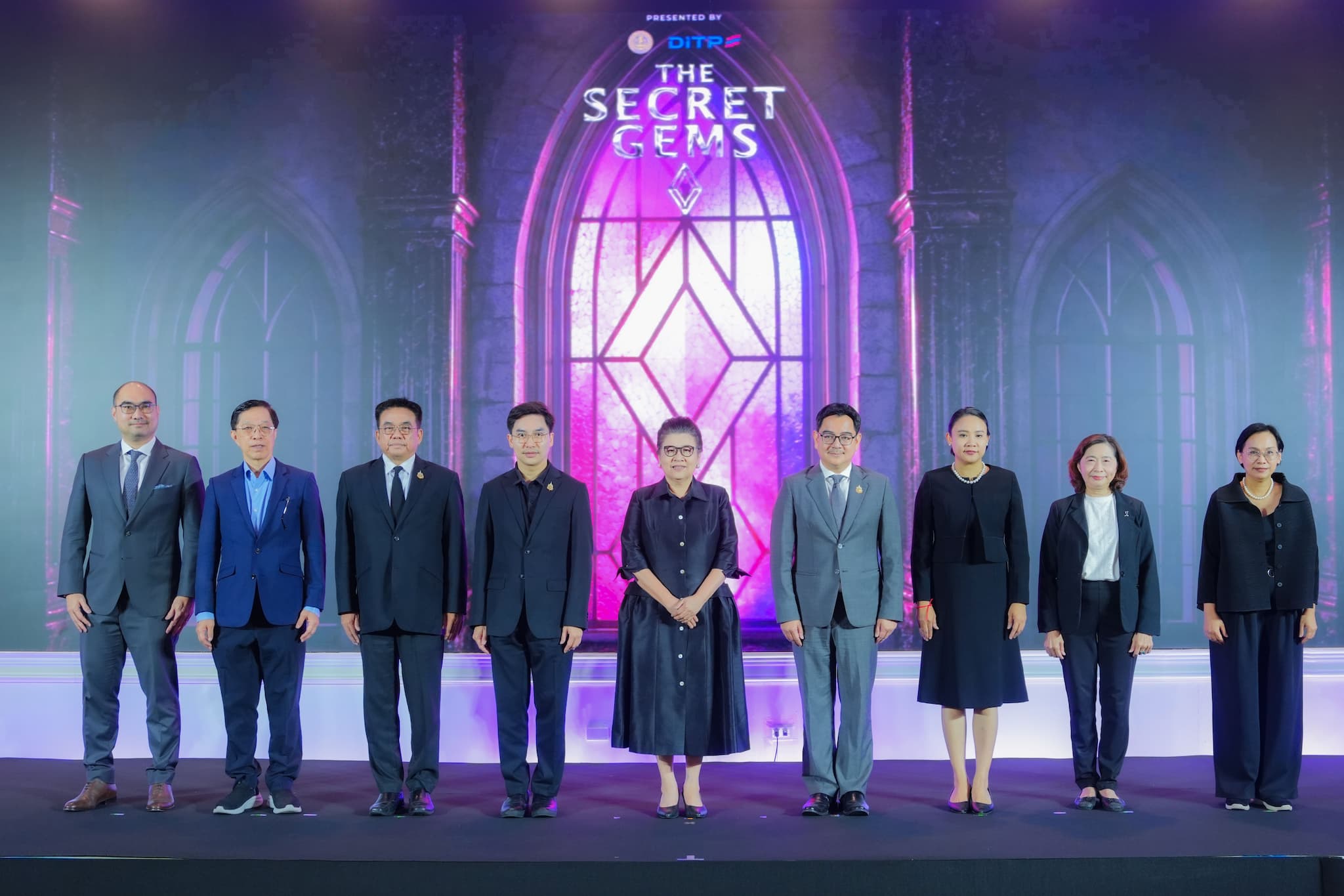 กรมส่งเสริมการค้าระหว่างประเทศ (DITP) กระทรวงพาณิชย์ เปิดตัวรายการเรียลลิตี้ “The Secret Gems”
เฟ้นหาสุดยอดนักสร้างสรรค์เครื่องประดับไทย ยกระดับอุตสาหกรรมอัญมณีไทยสู่ตลาดสากล