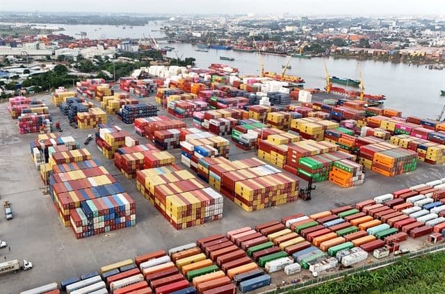 เวียดนามเร่งร่างกฤษฎีกาใหม่ ปิดช่องโหว่การค้าผิดกฎหมาย คุมเข้มสินค้านำเข้าชั่วคราวและส่งออกกลับ