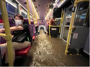 ฮ่องกงฝนตกหนักที่สุดในรอบ 140 ปี