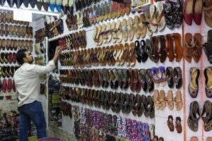 ตลาดรองเท้าในอินเดียเติบโตสูงถึง 2 หมื่นล้านเหรียญสหรัฐ หรือเกือบ 2 ล้านล้านรูปีอินเดีย ในปี 2571