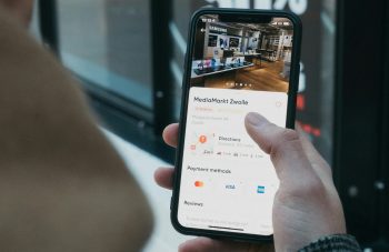 cardmapr-nl-hTUZW7E7krg-unsplash