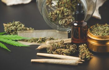 marijuana-buds-with-marijuana-joints-cannabis-oil